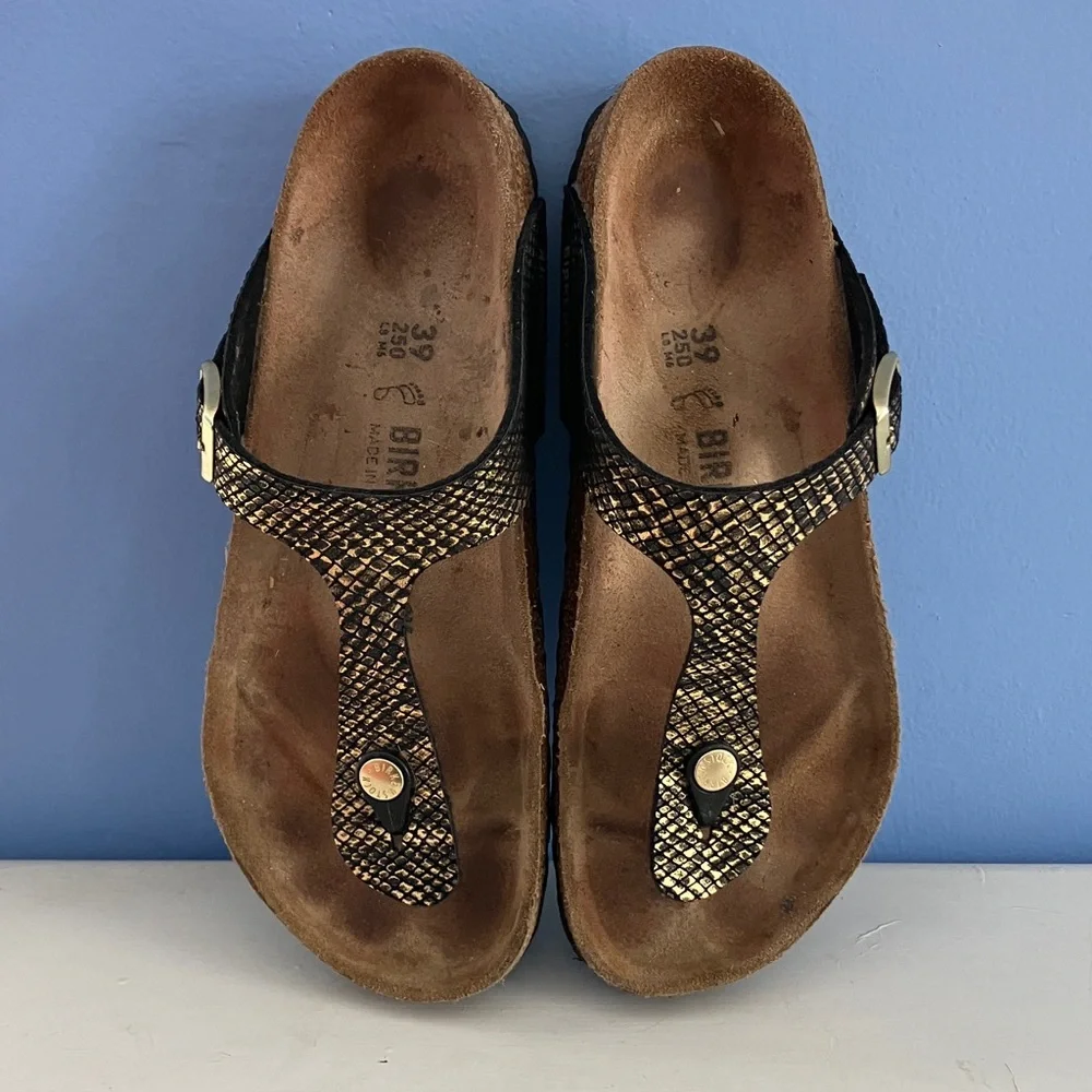 Birkenstock - Women’s Black and Gold Snakeskin Gizeh Sandals - EU 39 / US 8.5 - Picture 2 of 11